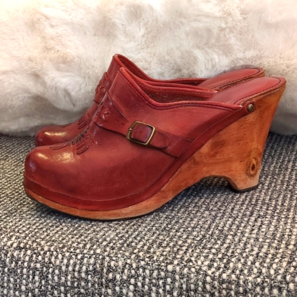 VINTAGE 70s  SHOES WOODEN Wedge CLOGS